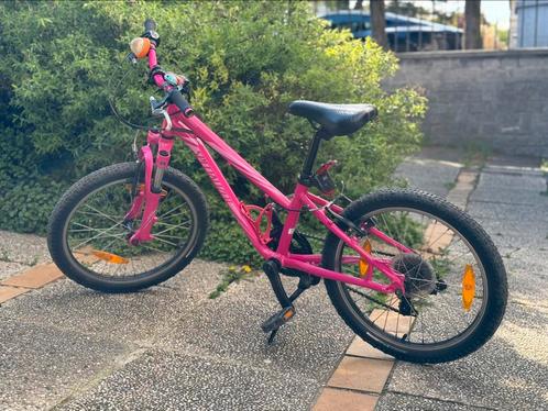 Vélo pour fille Specialized 20 pouces, Fietsen en Brommers, Fietsen | Meisjes, Zo goed als nieuw, 20 inch, Versnellingen, Ophalen of Verzenden