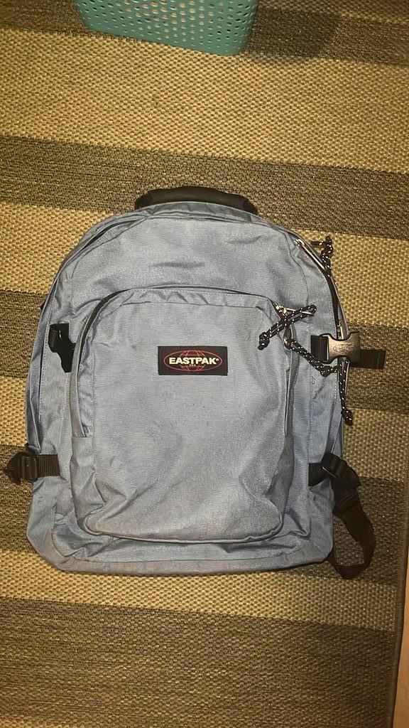 Lichtblauw eastpak tas, Bijoux, Sacs & Beauté, Sacs | Sacs à dos, Comme neuf, Eastpak, Enlèvement