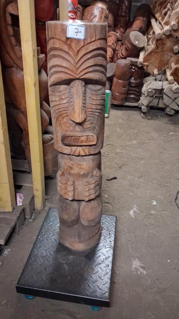 statue totem Tiki 100 cm en bois de cocotier, Antiek en Kunst, Kunst | Beelden en Houtsnijwerken, Ophalen of Verzenden