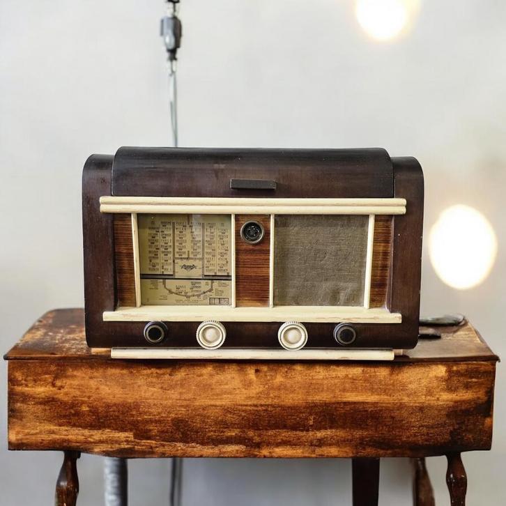 niet werkende oude retro radio, Antiek en Kunst, Antiek | Tv's en Audio, Ophalen of Verzenden