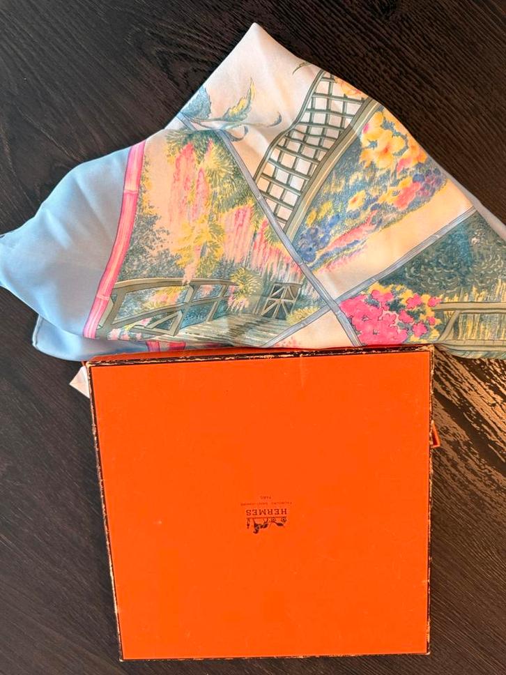 Hermès carré 90 “Giverny” – 100% zijde, Antiquités & Art, Art | Objets design, Enlèvement