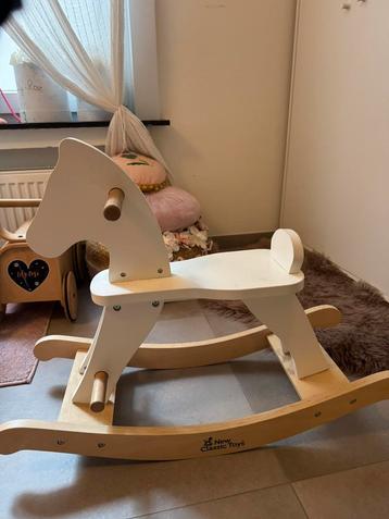 Schommelpaard beschikbaar voor biedingen