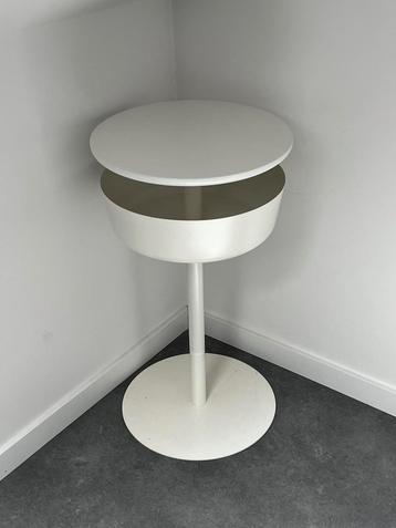 Nachttafel Ikea wit, 2 stuks beschikbaar voor biedingen