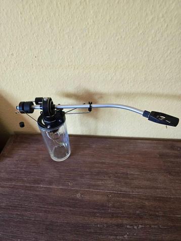 Tesla P1101 toonarm beschikbaar voor biedingen