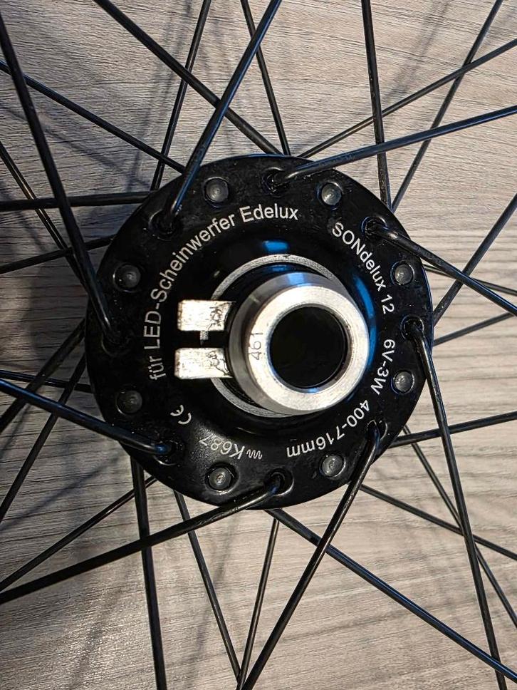 Jante vélo Dynamo SONdelux 12 Eclairages B&M, Vélos & Vélomoteurs, Accessoires vélo | Éclairage de vélo, Set d'éclairage, Comme neuf