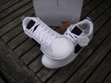 damesschoenen le coq sportif beschikbaar voor biedingen