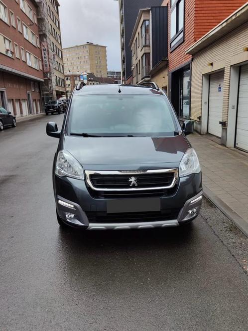 Peugeot Partner Tepee | 1.2i PureTech 110pk |, Auto's, Peugeot, Particulier, Partner Tepee, ABS, Airbags, Airconditioning, Bochtverlichting