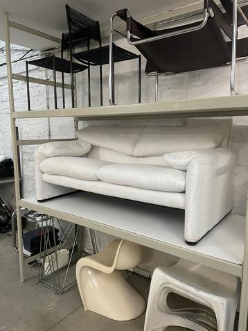 Maralunga sofa in witte stof