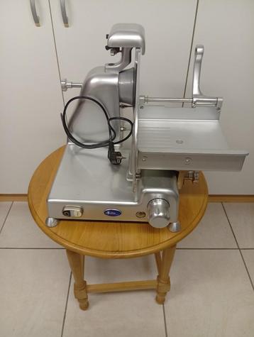 Vleessnijmachine Elite 230V beschikbaar voor biedingen