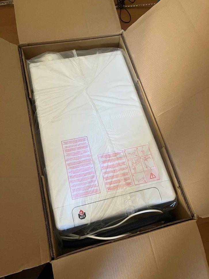 condensatieketel op gas + warm water, Doe-het-zelf en Bouw, Verwarming en Radiatoren, Nieuw, Cv-ketel of Combi-ketel, 800 watt of meer