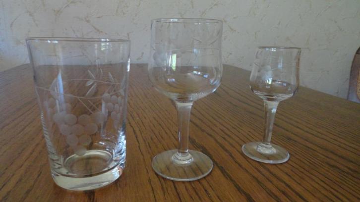 Vintage drank glazen (geslepen), Verzamelen, Glas en Drinkglazen, Zo goed als nieuw, Ophalen of Verzenden