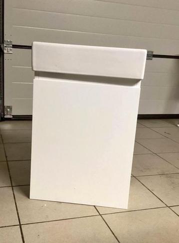 Meuble lave main et lavabo disponible aux enchères