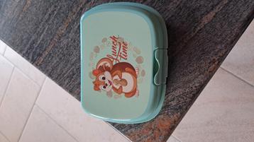 Lunchbox (lichtgroen) met als afm. 18x13,5cm beschikbaar voor biedingen