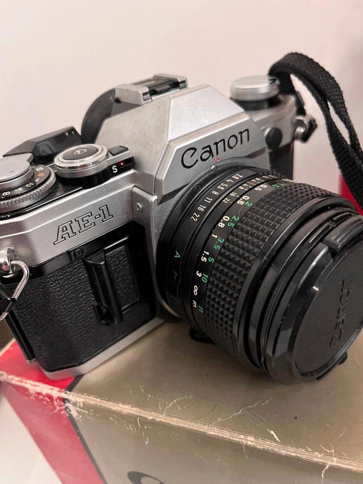 Canon AE-1, Audio, Tv en Foto, Fotocamera's Analoog, Zo goed als nieuw, Spiegelreflex, Canon, Ophalen