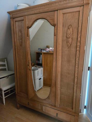 Authentieke kleding/hallkast, Ophalen