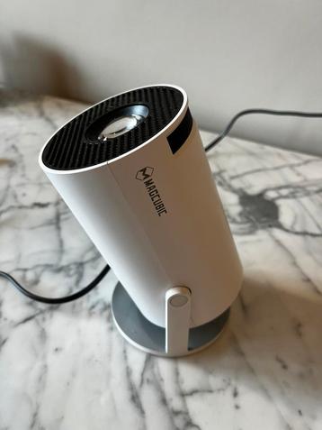 HY 300 beamer beschikbaar voor biedingen