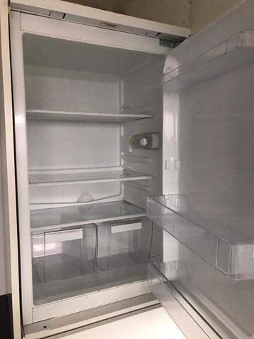 Frigo encastrable, Utilisé, 45 à 60 cm, Sans bac à congélation, 85 à 120 cm