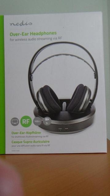 Nedis draadloze stereo over-ear RF hoofdtelefoon met oplaads beschikbaar voor biedingen