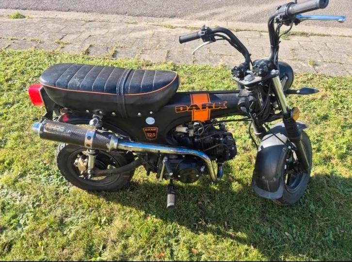 Dax skyteam 125cc 2400km, Fietsen en Brommers, Brommers | Honda, Zo goed als nieuw, Ophalen
