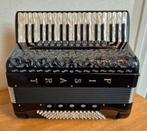 Fisart 96 bas -4 korig Italiaanse topaccordeon i.z.g.s., Musique & Instruments, Accordéons, Enlèvement, Comme neuf