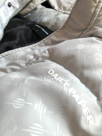  Exclusief in België! Daily Paper Monograam Puffer Jacket  beschikbaar voor biedingen
