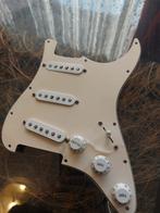 Van Fender Stratocaster volledig loaded, Ophalen of Verzenden, Zo goed als nieuw, Elektrische gitaar