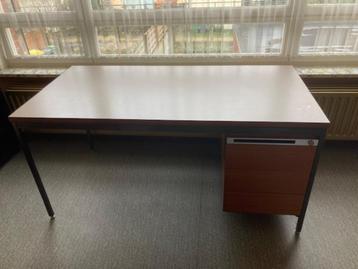 Bureau beschikbaar voor biedingen