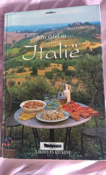 aan tafel in Italië beschikbaar voor biedingen