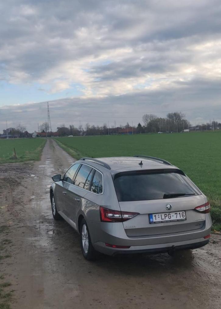 Skoda Superb 2016 // 90.649Km., Auto's, Skoda, Particulier, Superb, ABS, Achteruitrijcamera, Adaptieve lichten, Adaptive Cruise Control