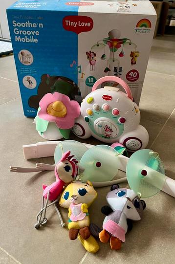 Muziekmobiel Tiny Love beschikbaar voor biedingen