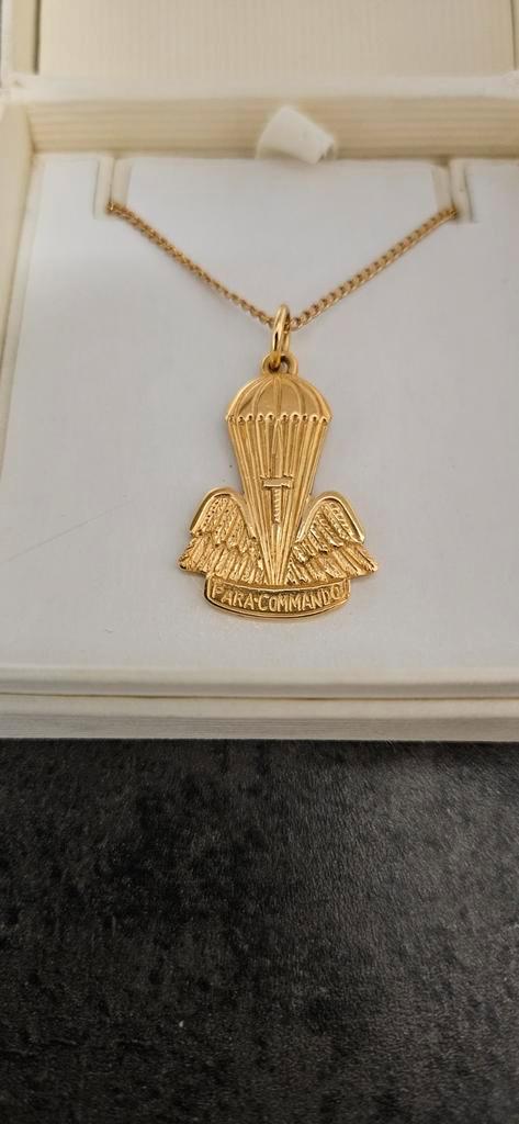 Gouden hanger Para-Commando. 18 karaat goud., Handtassen en Accessoires, Kettingen, Zo goed als nieuw, Goud, Goud, Ophalen of Verzenden