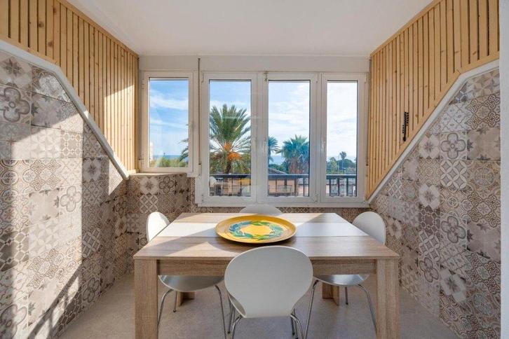 Appartement met zeezicht te koop bij de zee in La Mata., Immo, Buitenland, Spanje, Appartement, Stad