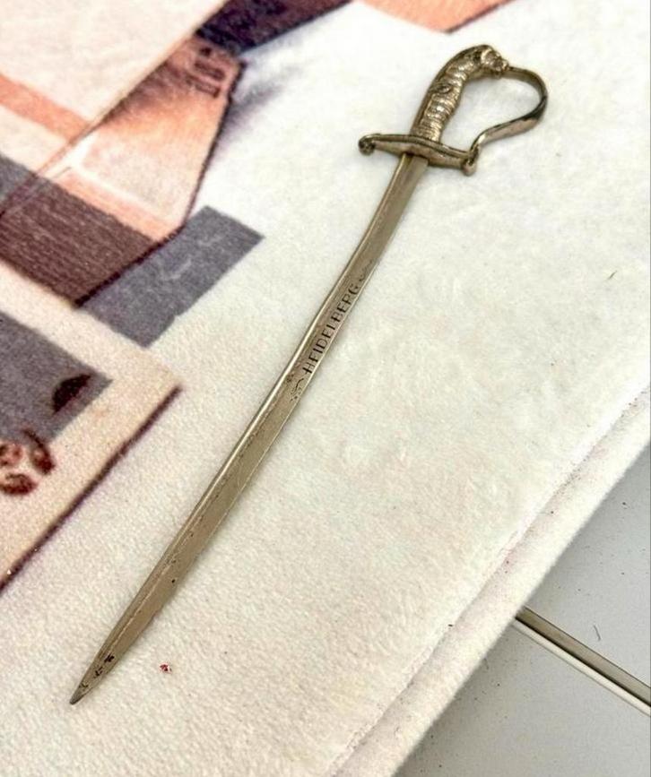 Zeldzame vintage Zwaard briefopener Heidelberg duitsland, Antiek en Kunst, Curiosa en Brocante, Ophalen of Verzenden