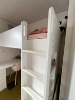 Ikea bed en bureau, Enlèvement