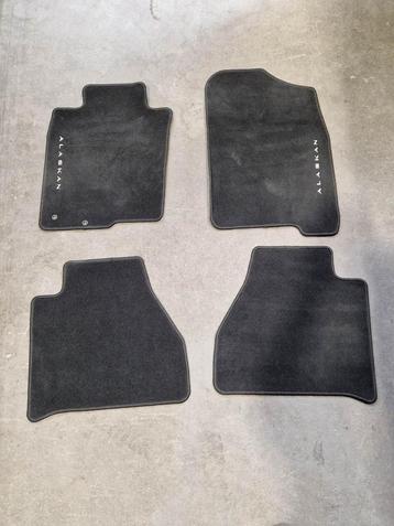 Tapis de sol Renault Alaskan en velours