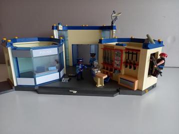 PLAYMOBIL politie bureau met extra motard politie beschikbaar voor biedingen