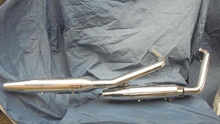 Harley Davidson uitlaat softail twin cam vanaf 2001 new 235€, Motoren, Onderdelen | Harley-Davidson, Ophalen