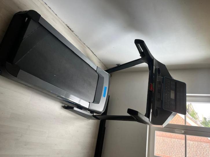 Loopband met verstelbare hellingshoek, Sport en Fitness, Fitnessapparatuur, Zo goed als nieuw, Loopband, Benen, Buik, Ophalen