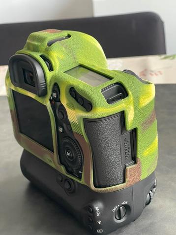 Canon 5d mark iv met batterij grip beschikbaar voor biedingen