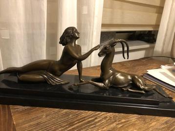 elegant bronzen beeld vrouw amazone met hinde antilope  beschikbaar voor biedingen