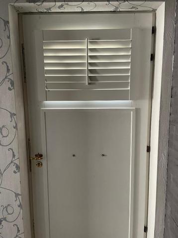 Shutters van Jasno, weg wegens verandering interieur. beschikbaar voor biedingen