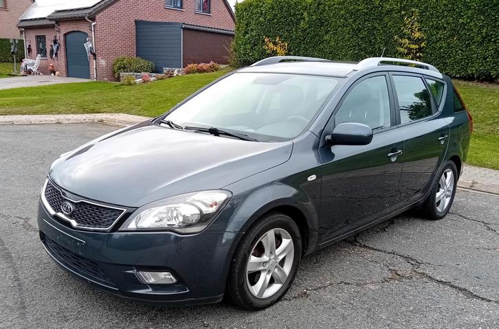 Très belle Kia Cee'd break 1.6 crdi Euro 5, 2012, 1e proprio, Autos, Kia, Particulier, (Pro) Cee d, ABS, Airbags, Air conditionné