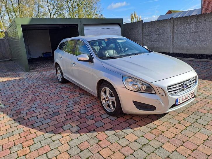Volvo V60 D2 (bouwjaar 2012), Auto's, Volvo, Particulier, V60, ABS, Airbags, Airconditioning, Boordcomputer, Cruise Control, Metaalkleur