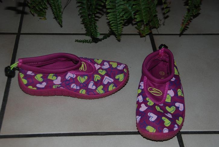 Roze "Galop” waterslippers schoenen 33 Zeer goede staat!, Kinderen en Baby's, Kinderkleding | Schoenen en Sokken, Gebruikt, Sportschoenen