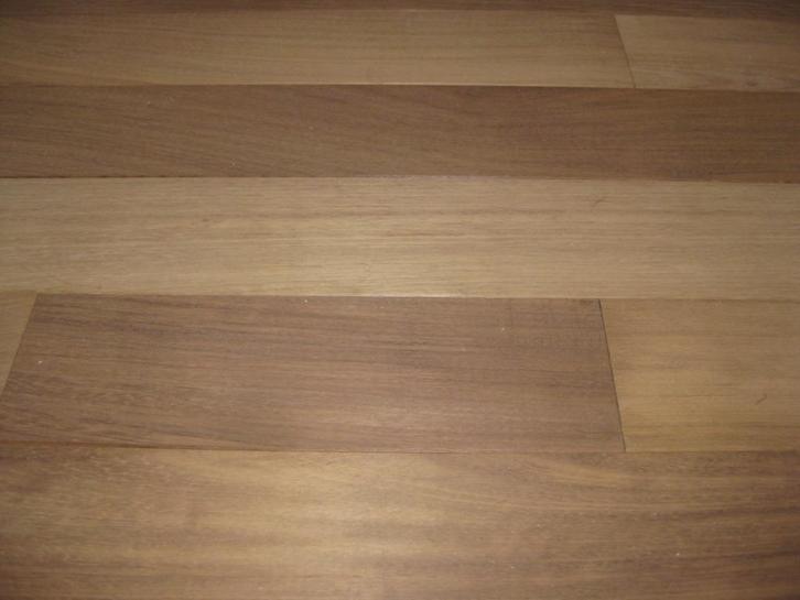 samengestelde iroko  plankenvloer 20 euro m² ( 10,5 euro m²), Doe-het-zelf en Bouw, Hout en Planken, Nieuw, Ophalen