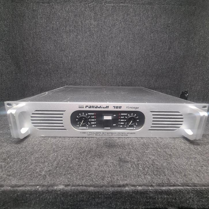 DAP PALLADIUM vintage  versterker   2 x 350 watt, Audio, Tv en Foto, Luidsprekerboxen, Zo goed als nieuw, Ophalen of Verzenden