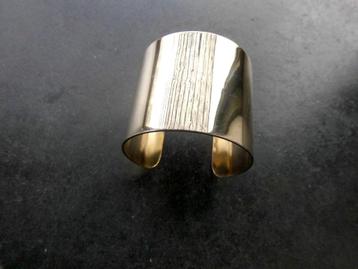 Bracelet Manchette  " MANGO "  MNG, Enlèvement ou Envoi, Neuf, Or, Autres matériaux