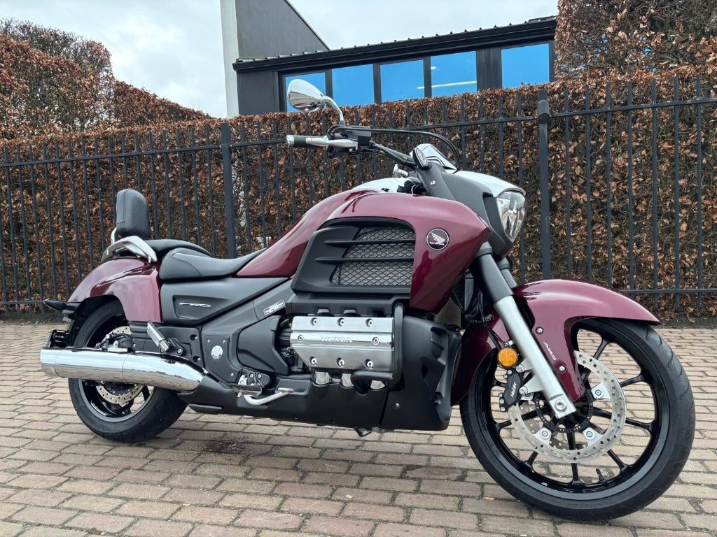 Honda F6C  'valkery" 1800cc, Motos, Motos | Honda, Entreprise, Chopper, plus de 35 kW, Permis Moto A, ABS, Transmission par cardan