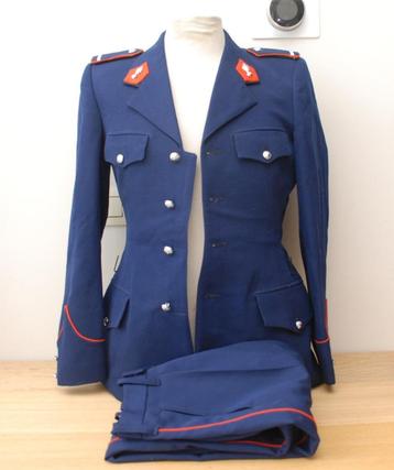 Rijkswacht uniform.