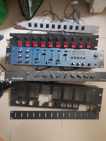 Set professionele audioapparatuur - Mixers en panelen  beschikbaar voor biedingen